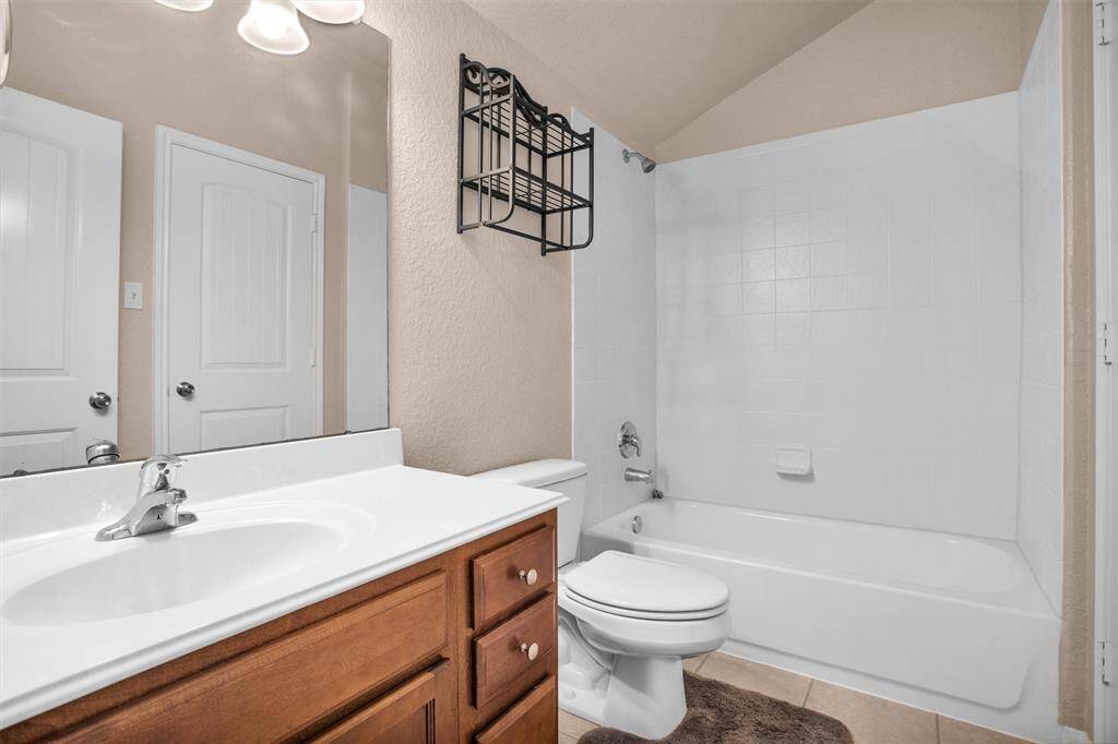 Convenient upstairs third bathroom.