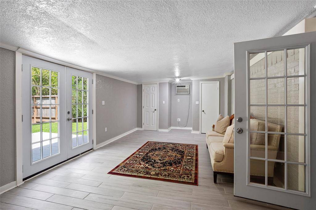 Flex room can be used for a playroom, sunroom, gym, bedroom etc!