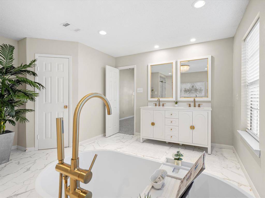 Spa Like / Hotel Bathroom