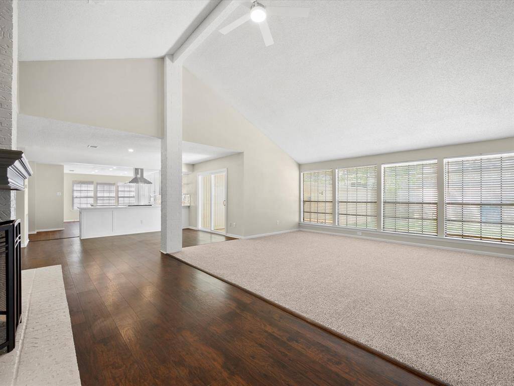 Spacious Living Room with New Carpet & Blinds