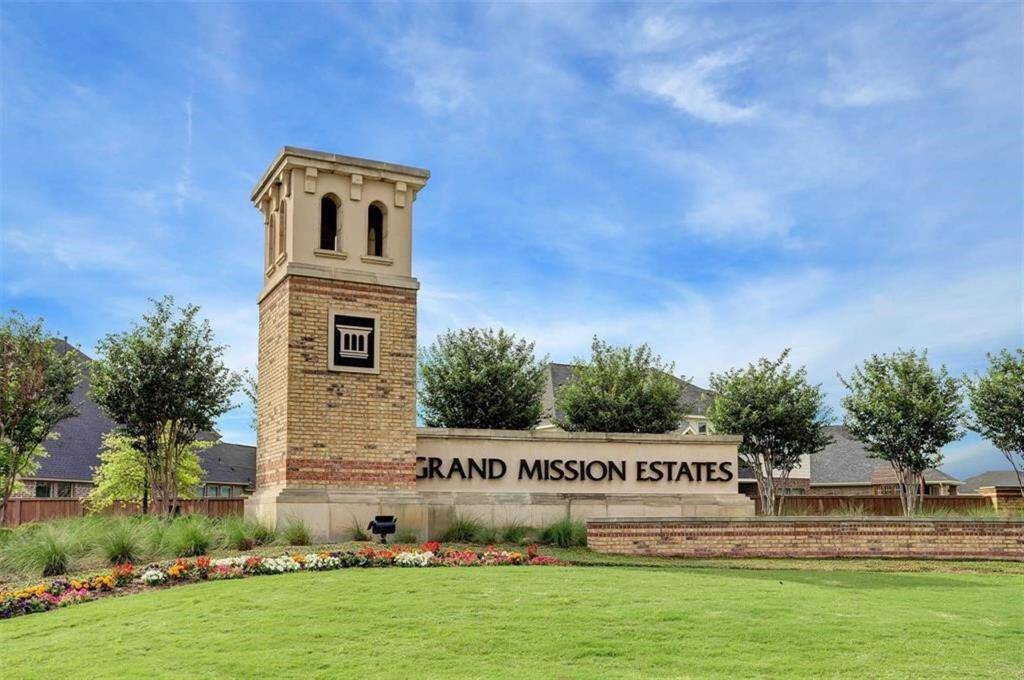 Located in Grand Mission Estates, this community offers exceptional recreational amenities, highly regarded Fort Bend ISD schools, and convenient access to major thoroughfares.