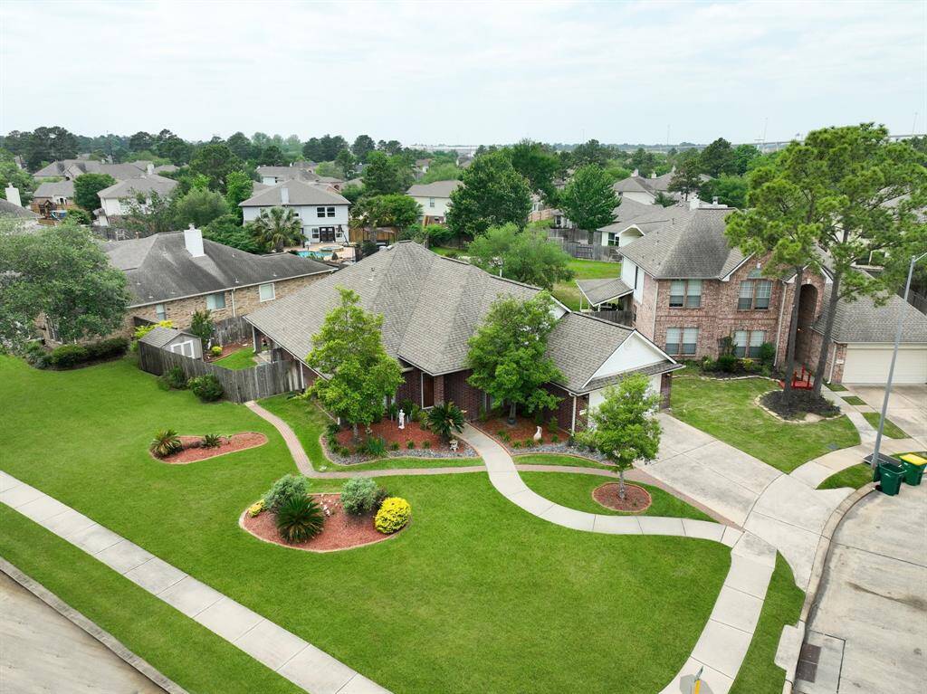 Per HCAD - over a 10,000 sq. ft. lot!