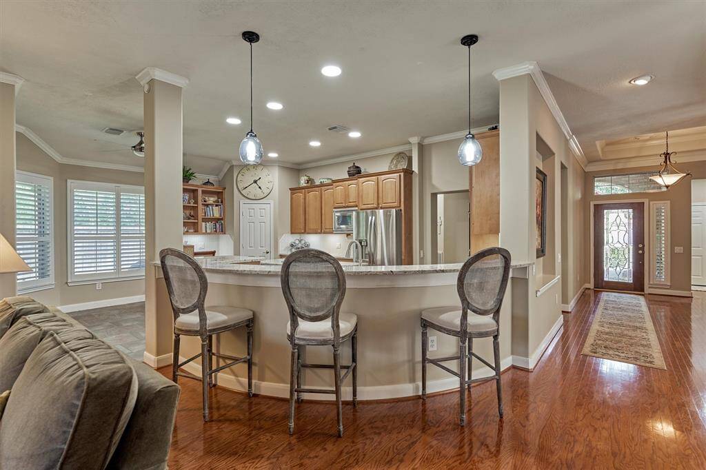 This kitchen is one of the most spacious options in the neighborhood featuring counter seating that is perfect for dining or serving.