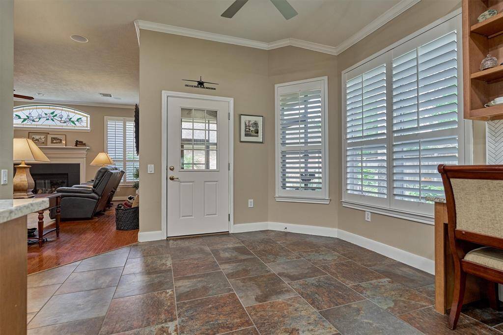 The door in the breakfast room leads to the screened porch.