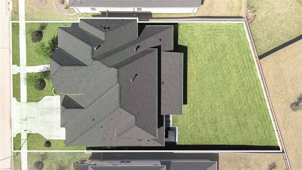 Home sits on 80' lot, space to create your own oasis!