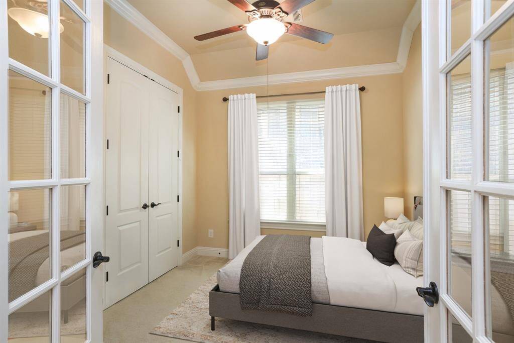 Additional study or an additional bedroom with full closet. You decide the use. Great room for home schooling.