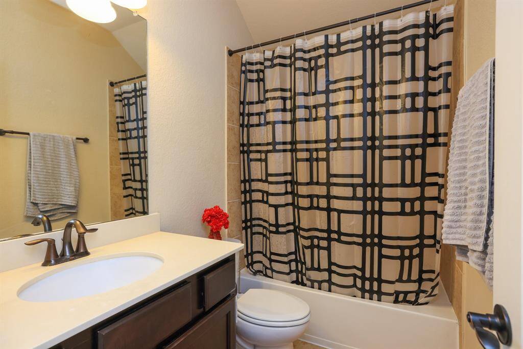 Full bath on second floor