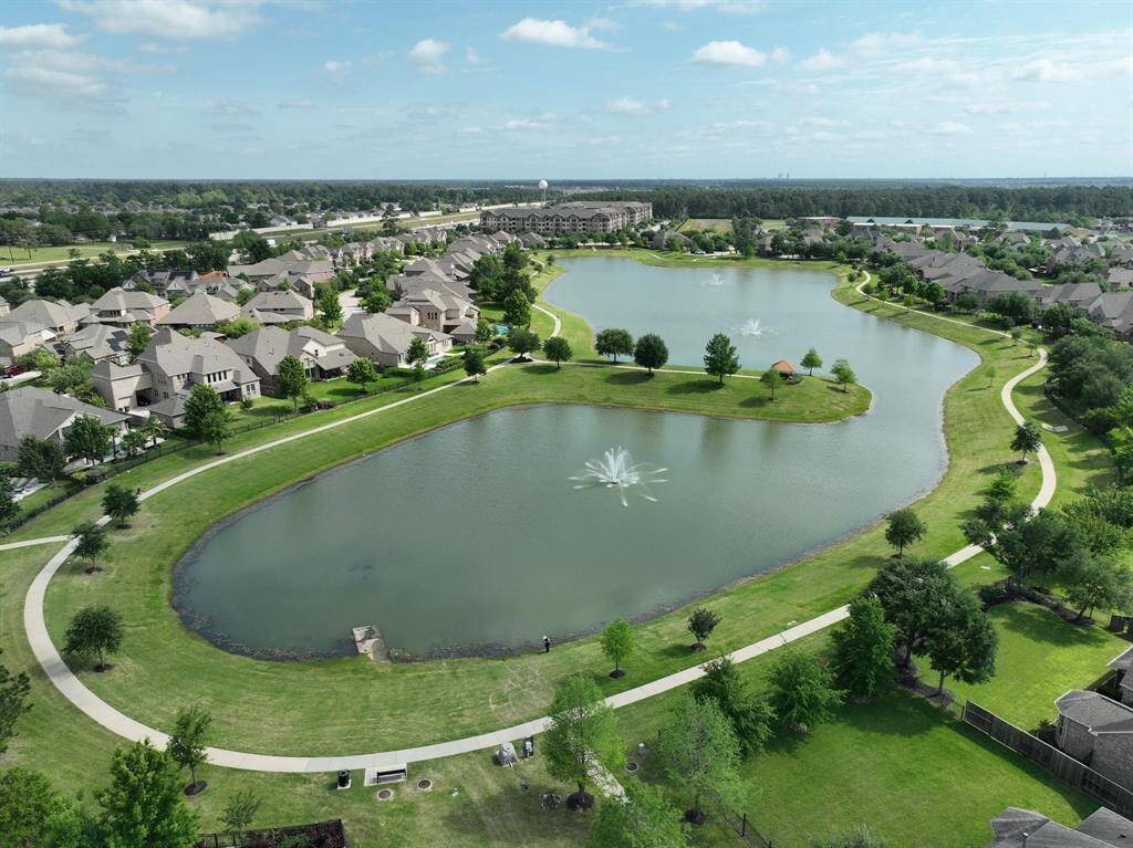 Interior lake with miles of walkable sidewalks
