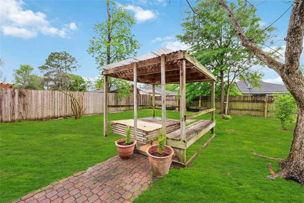 Pergola, perfect for outdoor relaxation and entertaining...
