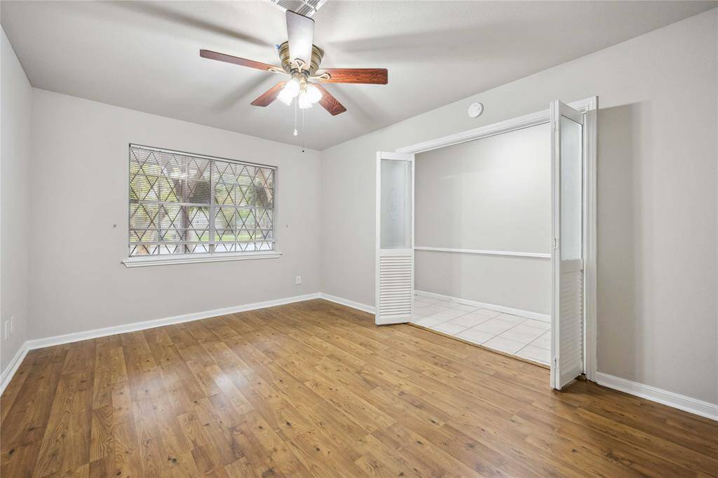 Formal living area to entertain guests.
