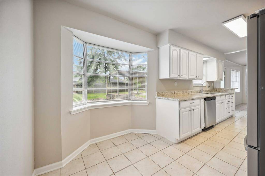 Breakfast area for busy casual dining.