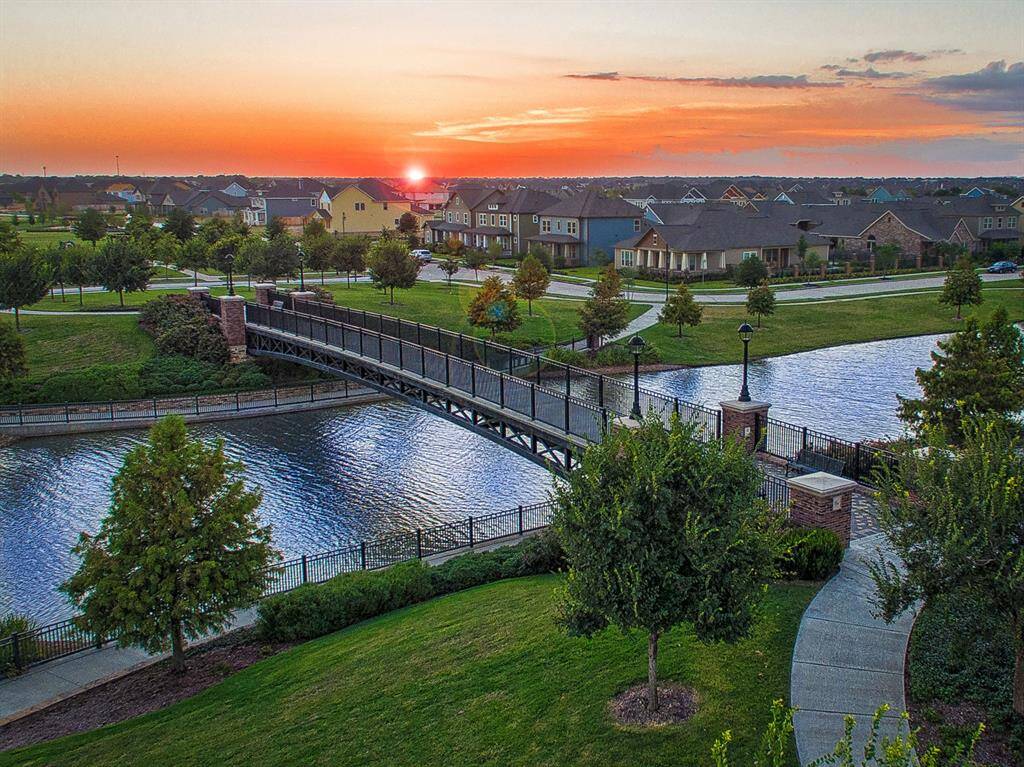 : Bridgeland is known for its picturesque lakes and winding nature trails, offering residents miles of hiking, biking, and jogging paths surrounded by natural beauty. Kayaking and fishing opportunities add to the outdoor lifestyle.