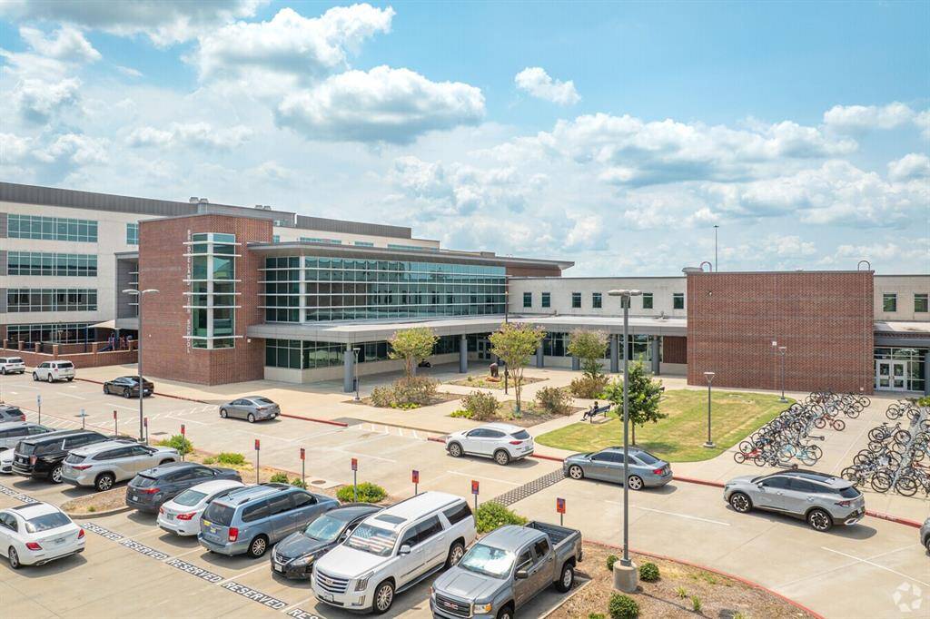 One of Cy-Fair ISD’s newest and most advanced high schools, Bridgeland High School offers cutting-edge technology, AP and honors courses, championship athletic programs, and award-winning fine arts.