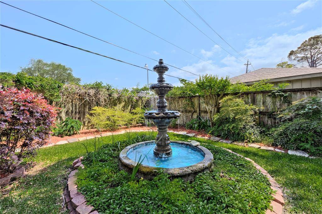 Gorgous Working Fountain in Backyard
