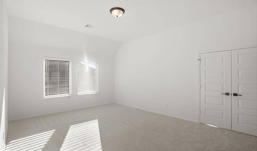 Versatile loft space (*Photo not of actual home and used for illustration purposes only.)