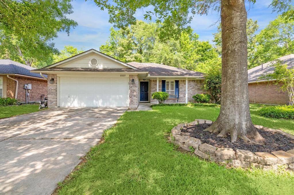 2227 Friarwood Trl