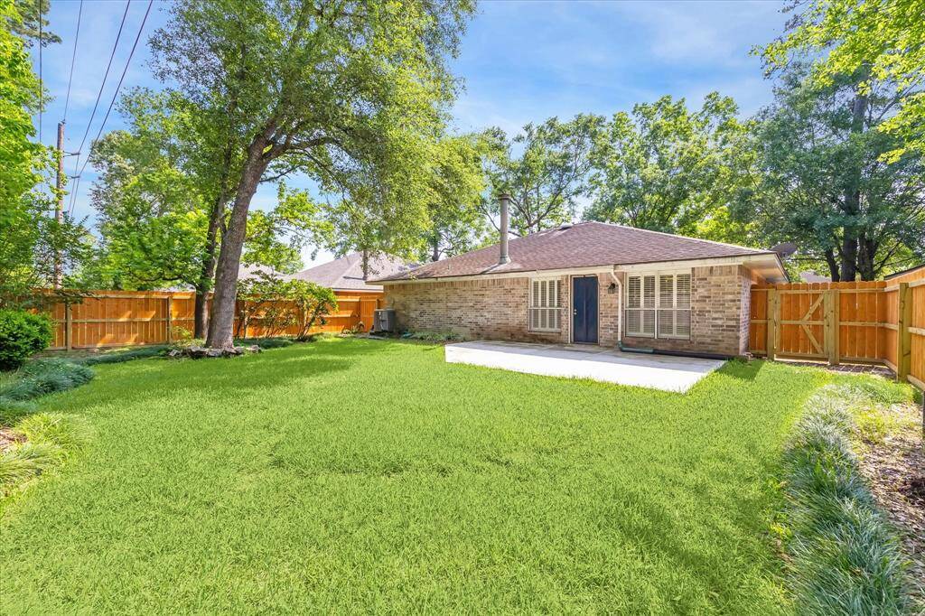 Plenty of yard for the kids to play and no back neighbors