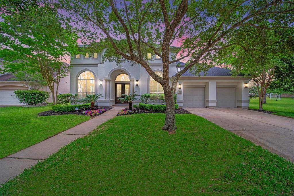 Spectacular, fully remodeled home on a waterfront lot in Avalon at Seven Meadows