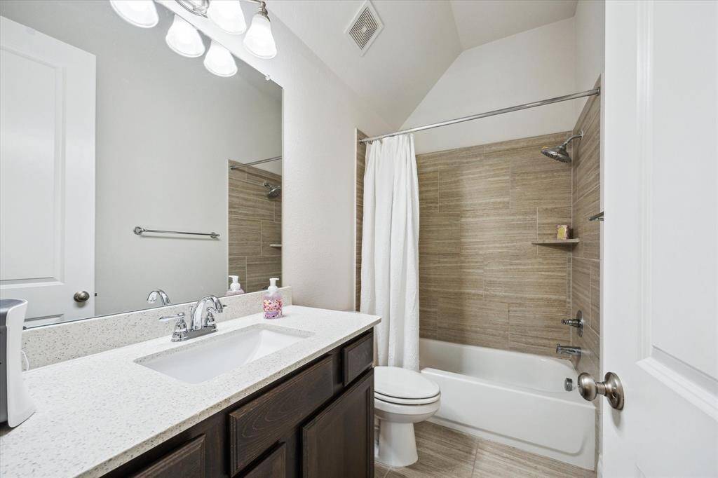 Ensuite bathroom