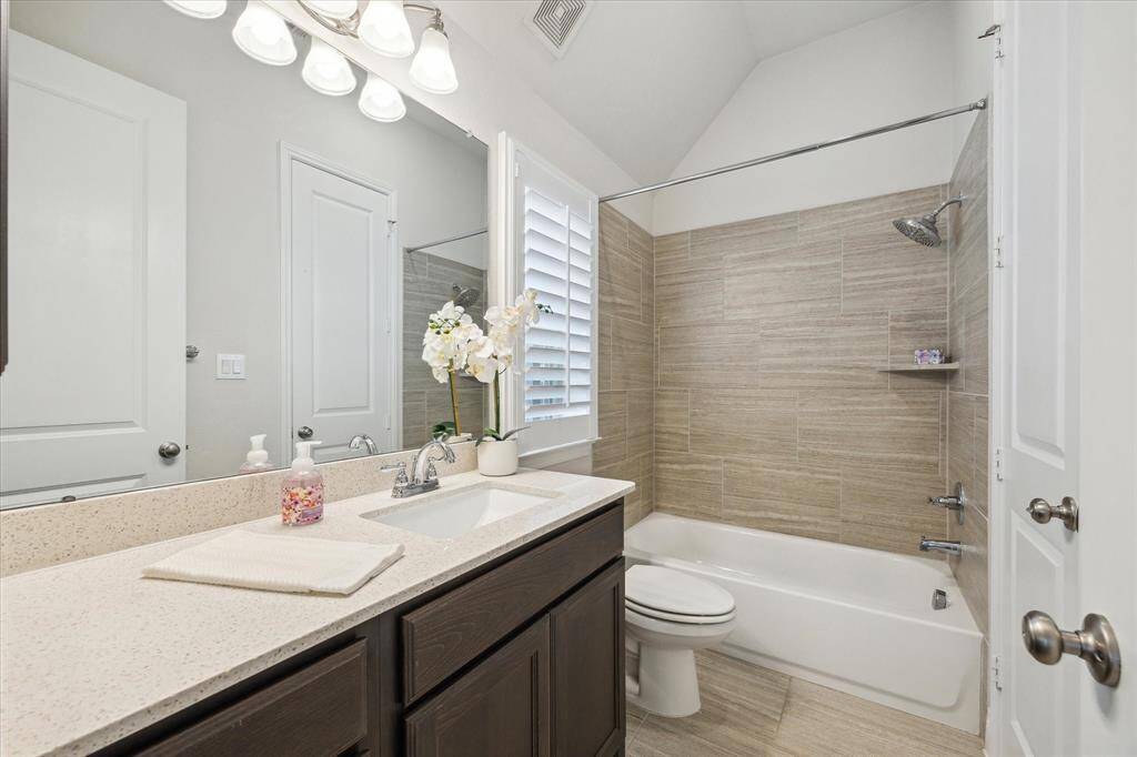 Bathroom between bedrooms 2 and 3