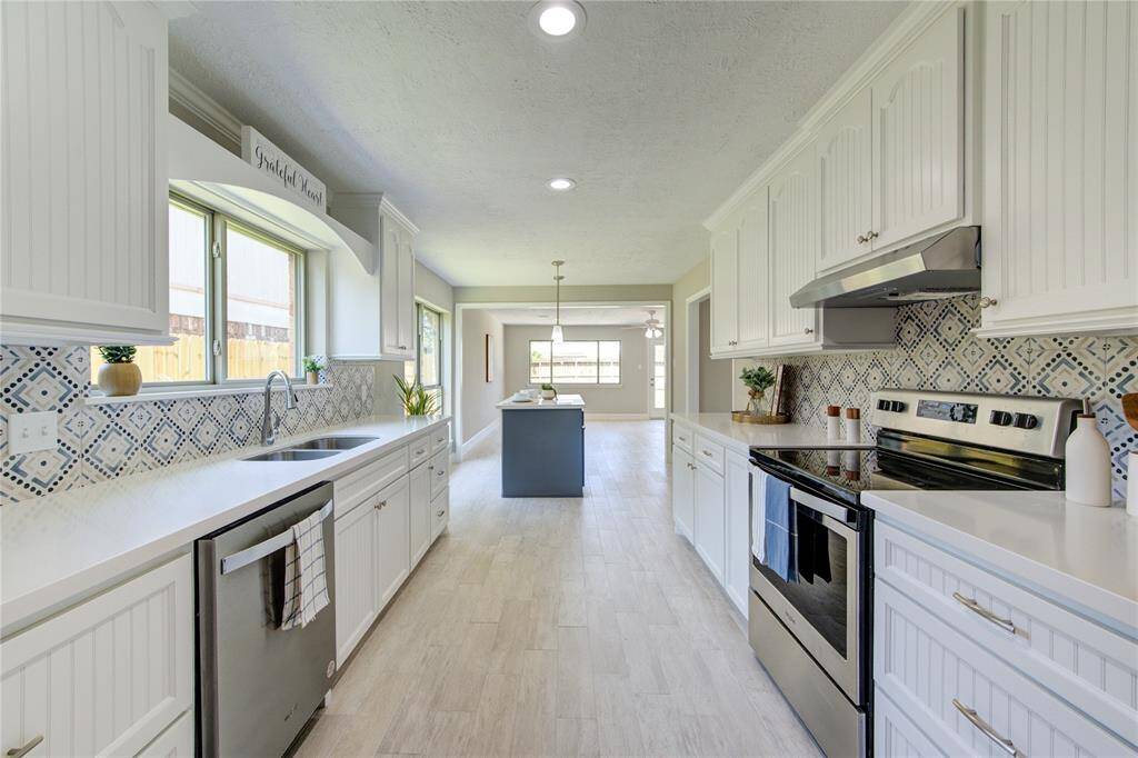 Check out this view! Perfect unobstructed views with perfect lighting.