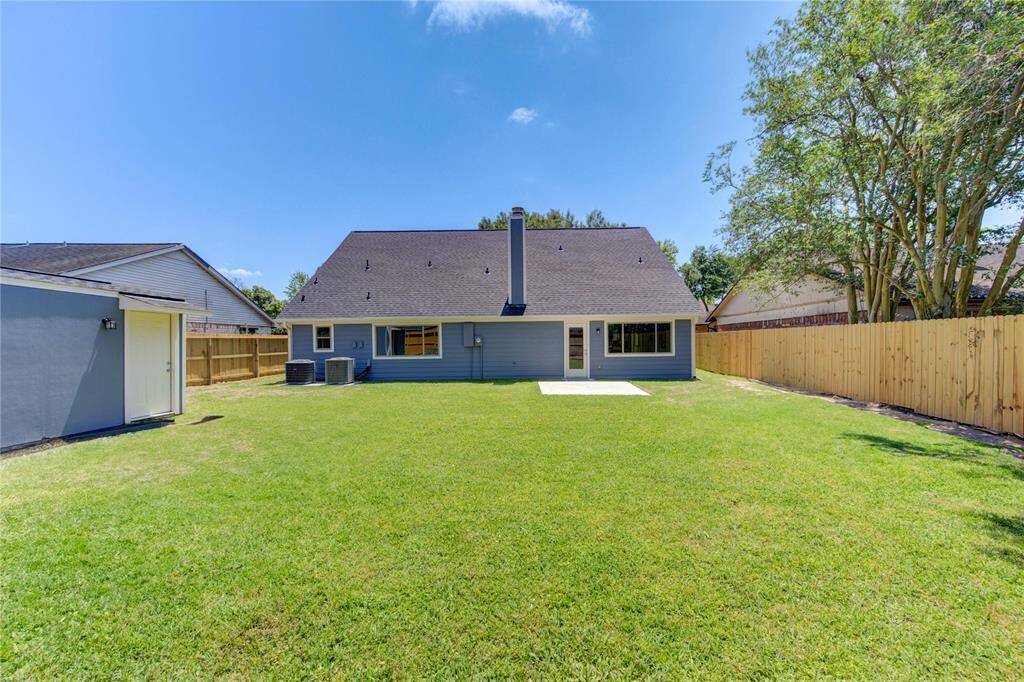 What a great sized backyard space, ready for your design ideas.  The patio areas is perfect for grilling and backyard barbecues!