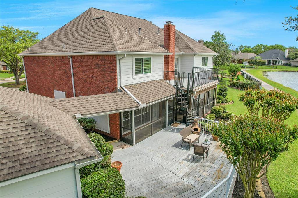 The spacious extended patio, an ideal spot to unwind and rejuvenate after a long day or to kickstart your morning with a breathtaking view of the lush green golf course!