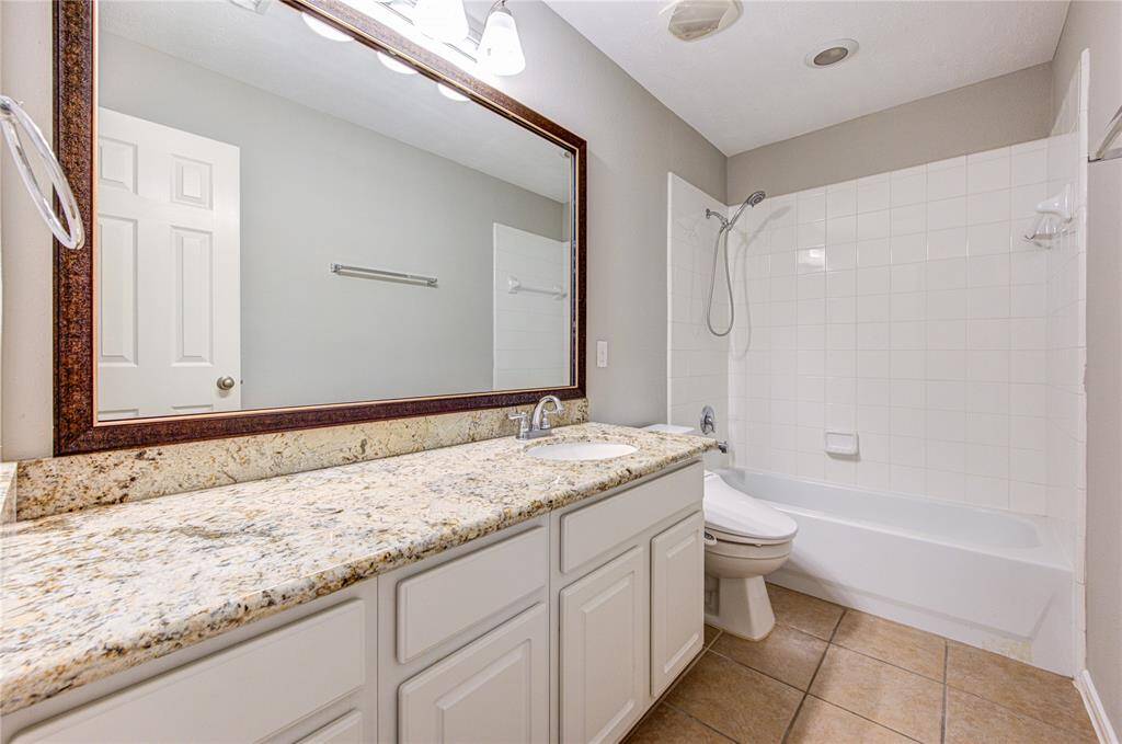 2nd floor Bathroom