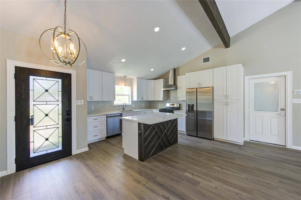 Foyer / Kitchen area