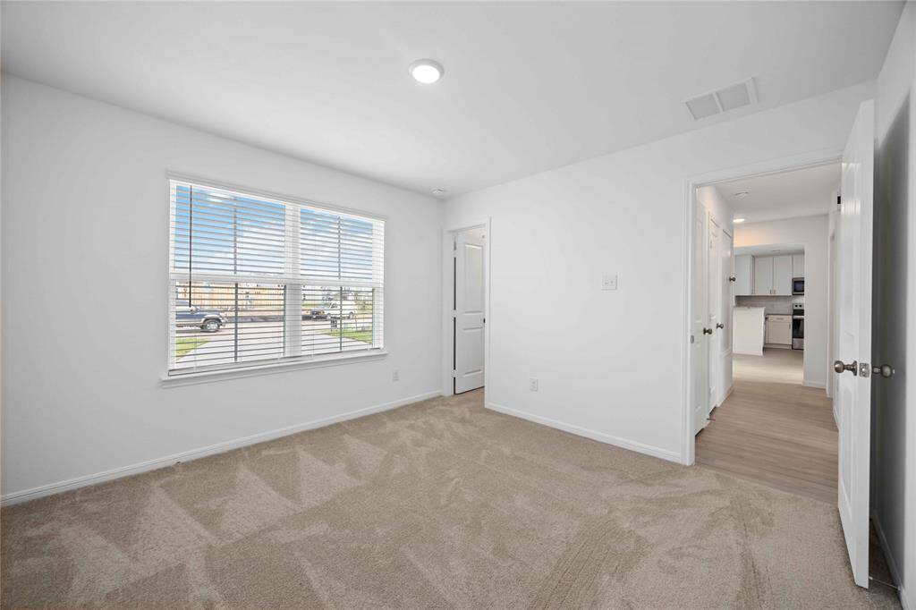 Great sized Primary Bedroom