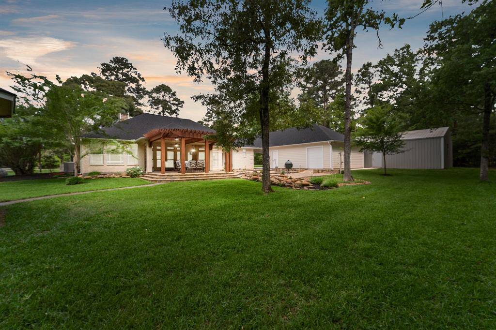 Escape to this amazing backyard!