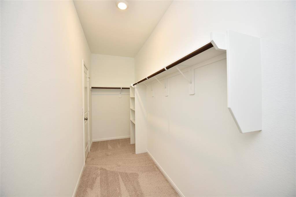 Fantastic walk -in.