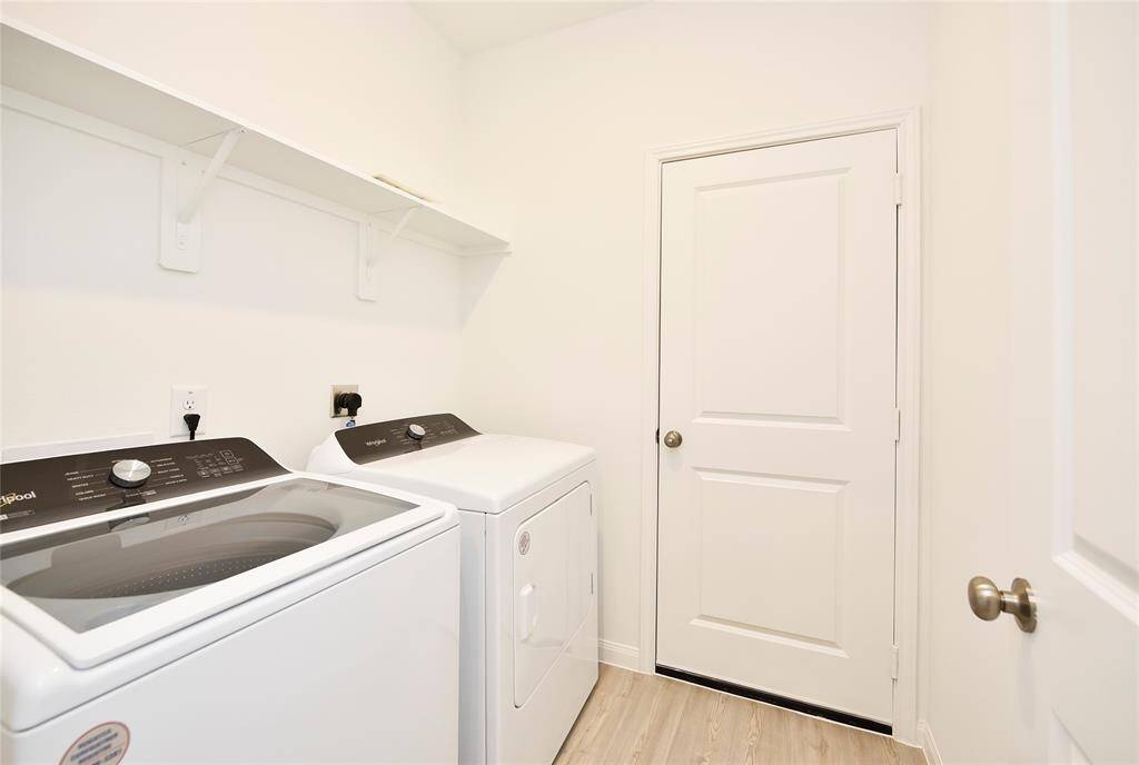 Brand new Washer and Dryer included in the rental