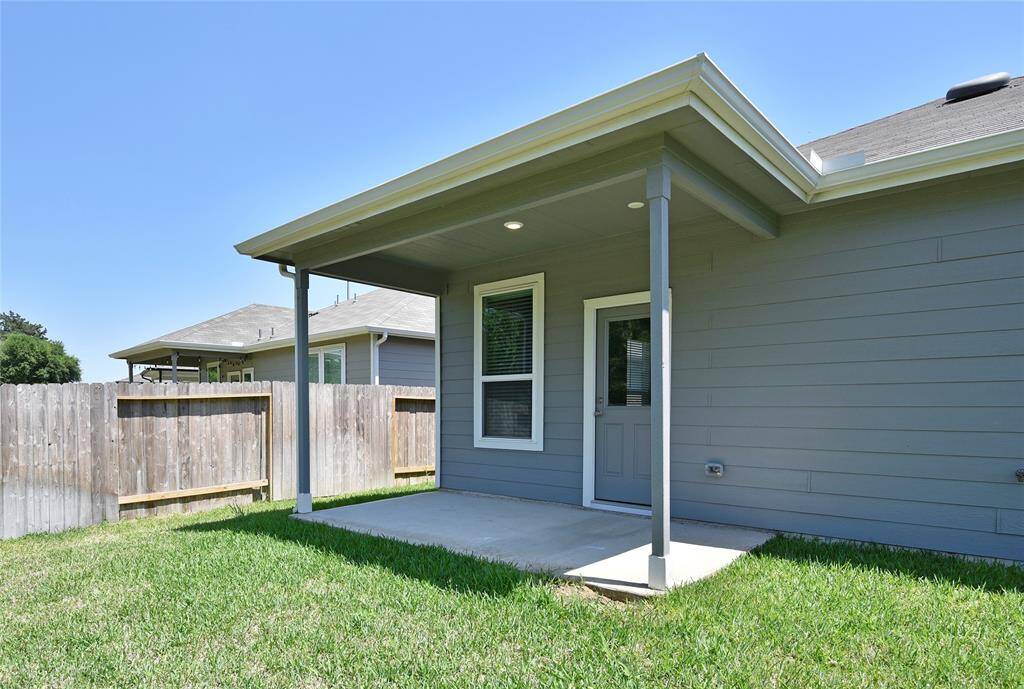What a perfect spot for morning coffee or an evening glass of wine while the kids and pets unwind!