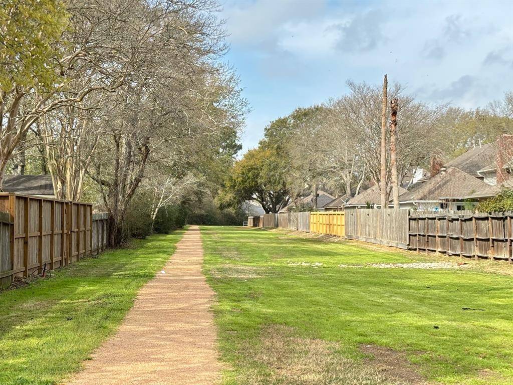 THE HOME BACKS UP TO A WALKING PATH - NO IMMEDIATE BACK NEIGHBORS!