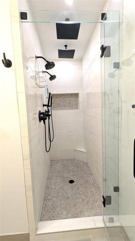 Primary shower