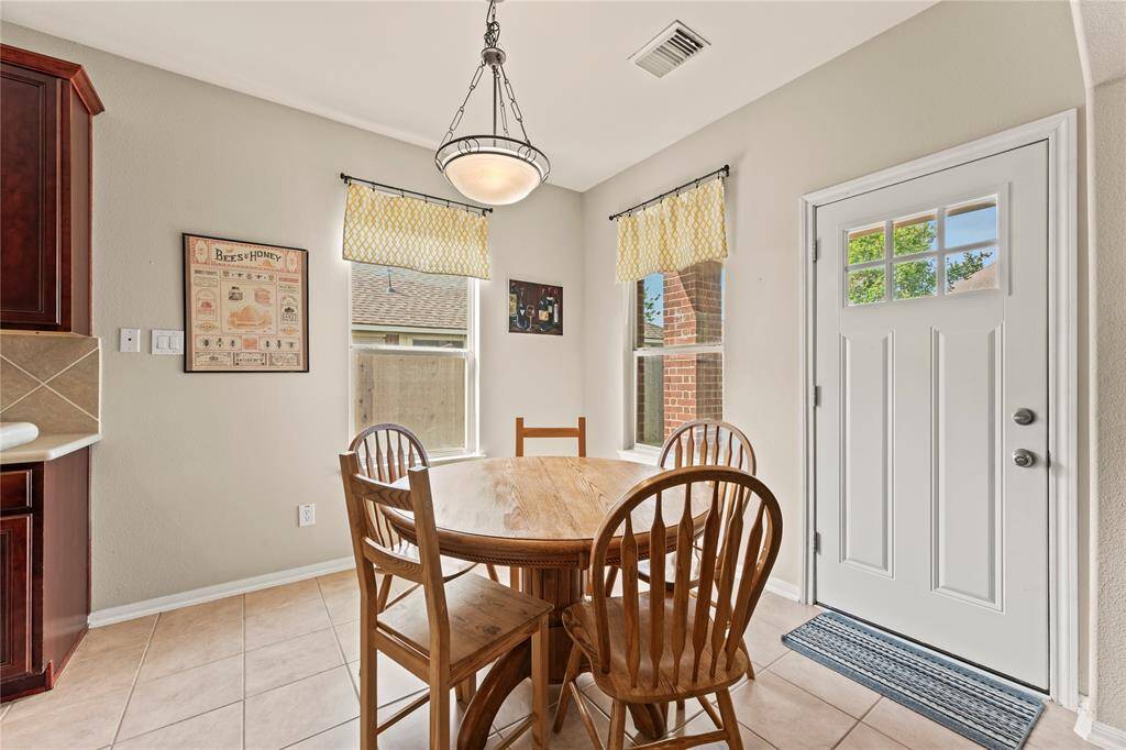 Breakfast room