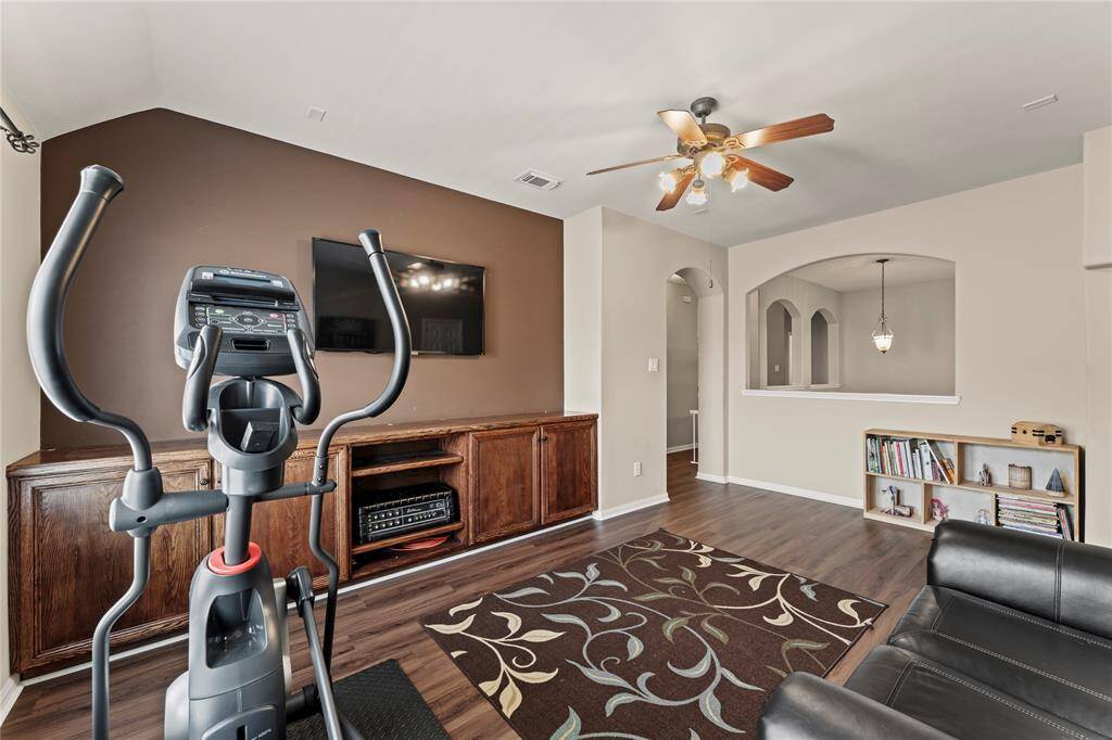 Game room. 2nd floor