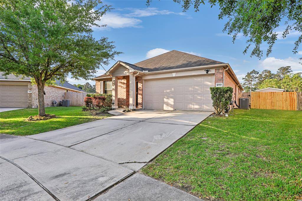 THIS CUTIE SITS ON OVER 8000 SQ FT LOT WITH A BEAUTIFUL POOL AND SPA, FRONT AND BACK SPRINKLER SYSTEMS, NO BACK NEIGHBORS.