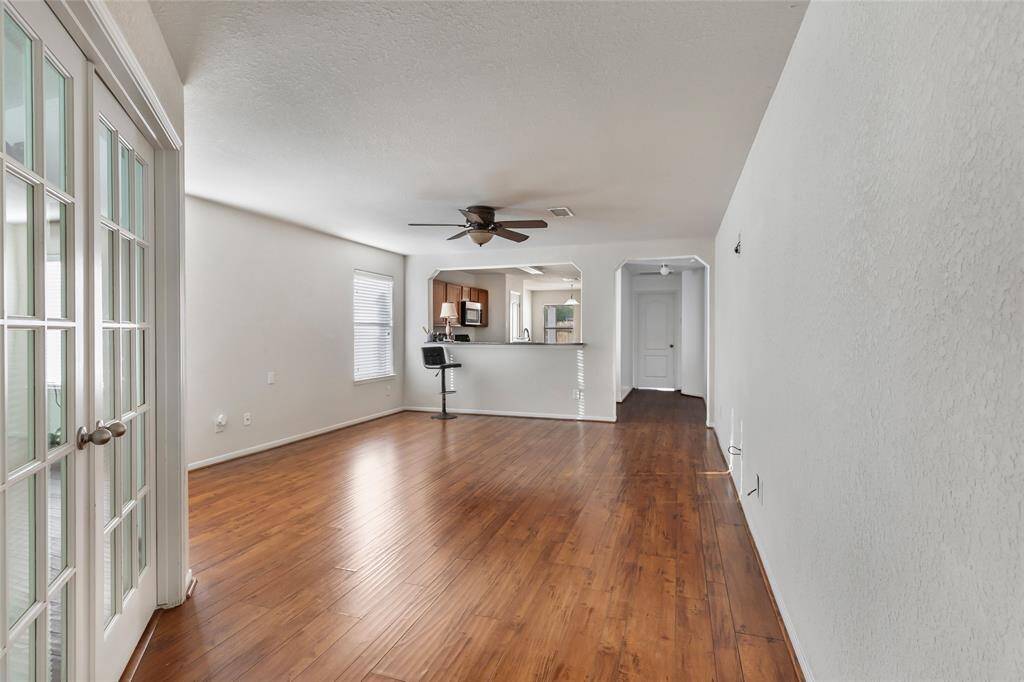 WELCOME TO YOUR SPACIOUS AND OPEN FLOOR PLAN. TO YOUR LEFT YOU HAVE A PRIVATE STUDY/READING ROOM OR FLEX ROOM OR COULD EVEN MAKE A GREAT 4TH BEDROOM.