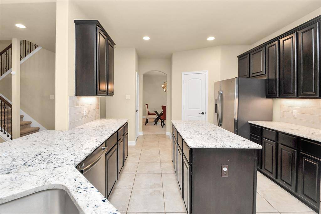 So much counter space.