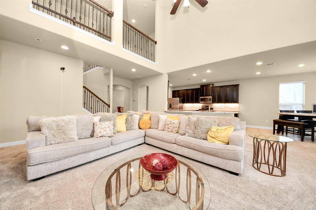 Cozy living room with a large sectional.