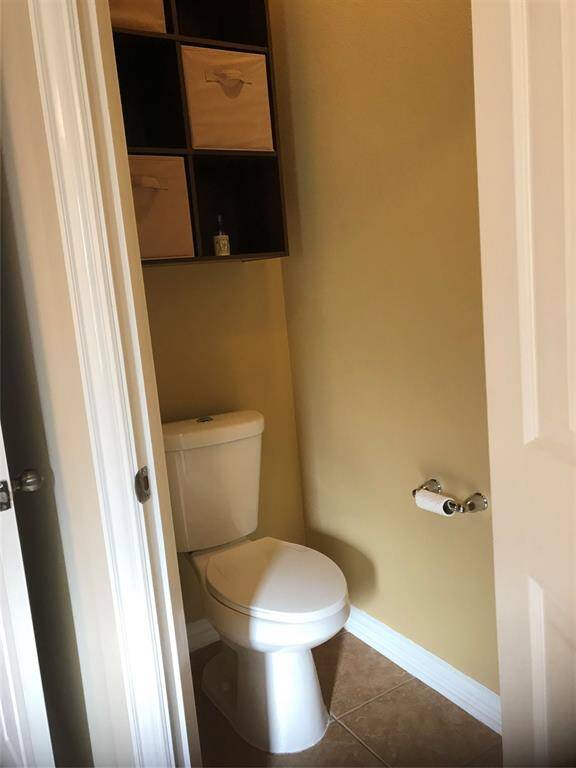 master privacy commode