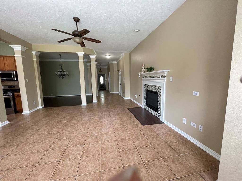 Large family room off kitchen with dining area