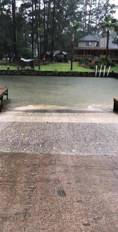 Private boat ramp offering direct access to Lake Houston.