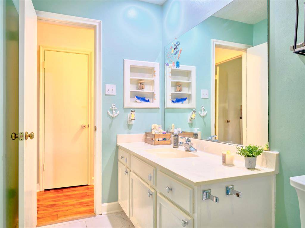 Guest bathroom off of the main hallway