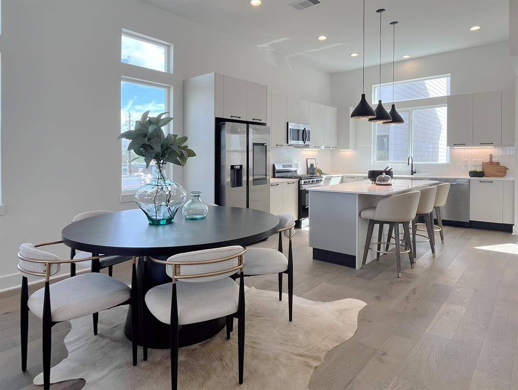 Dining Kitchen