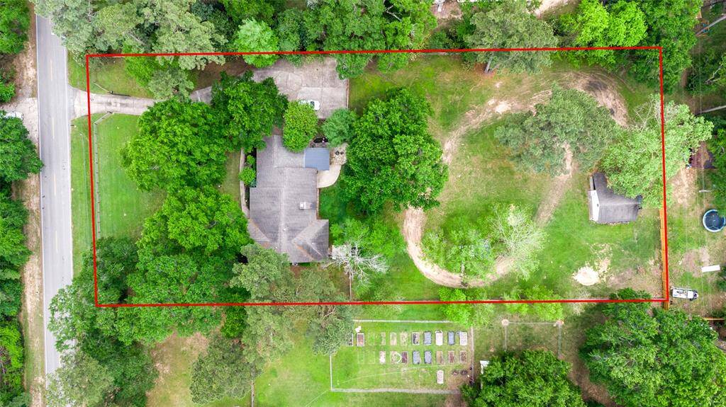 Just minutes from downtown Tomball. All the shopping and restaurants.