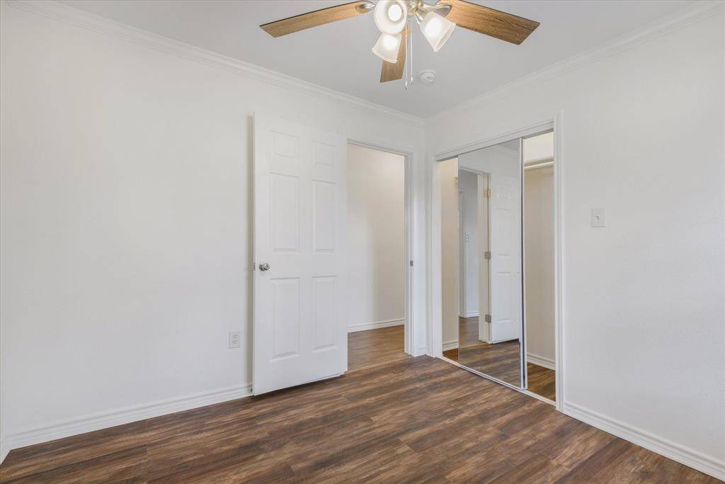 Sliding mirror closet door
