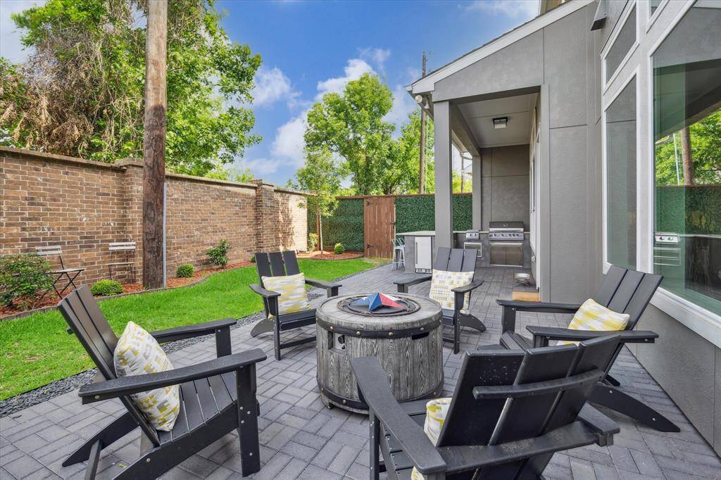 Come relax outdoors and enjoy quality time around the fire pit.